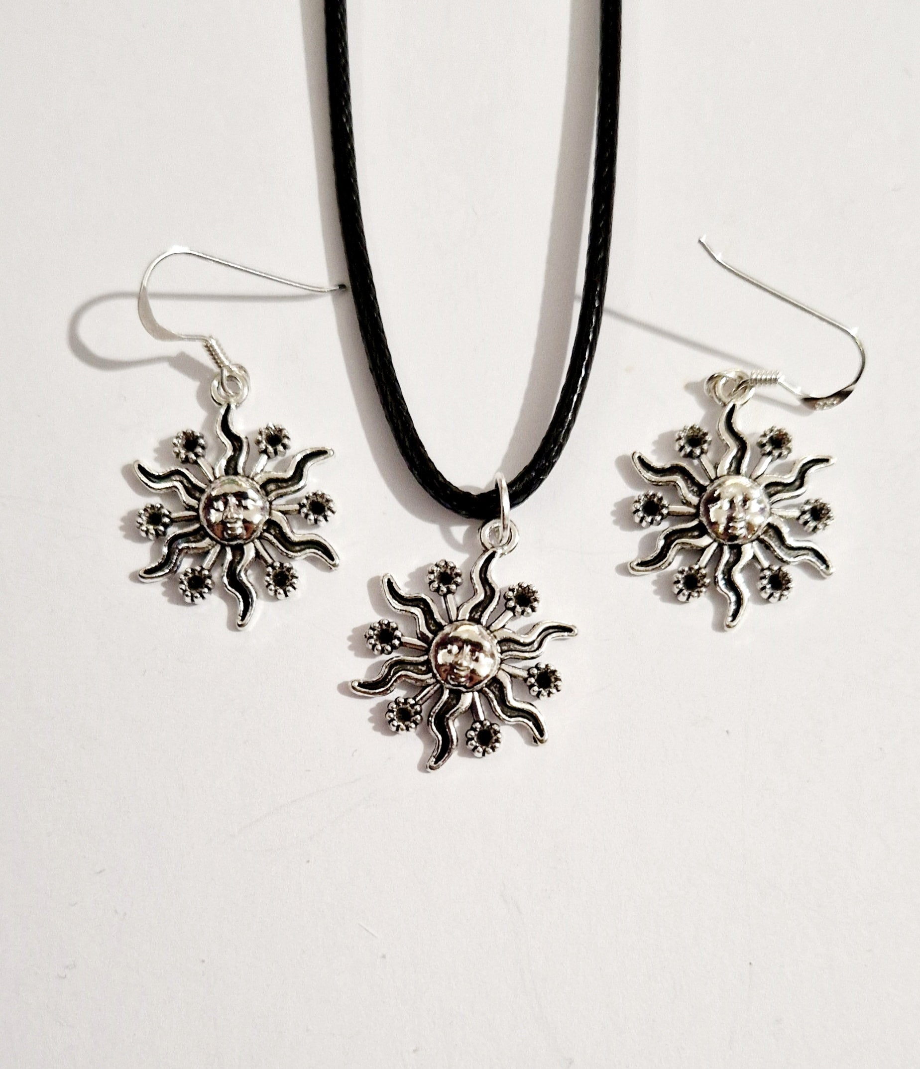 Necklace and Earring Jewellery Sets
