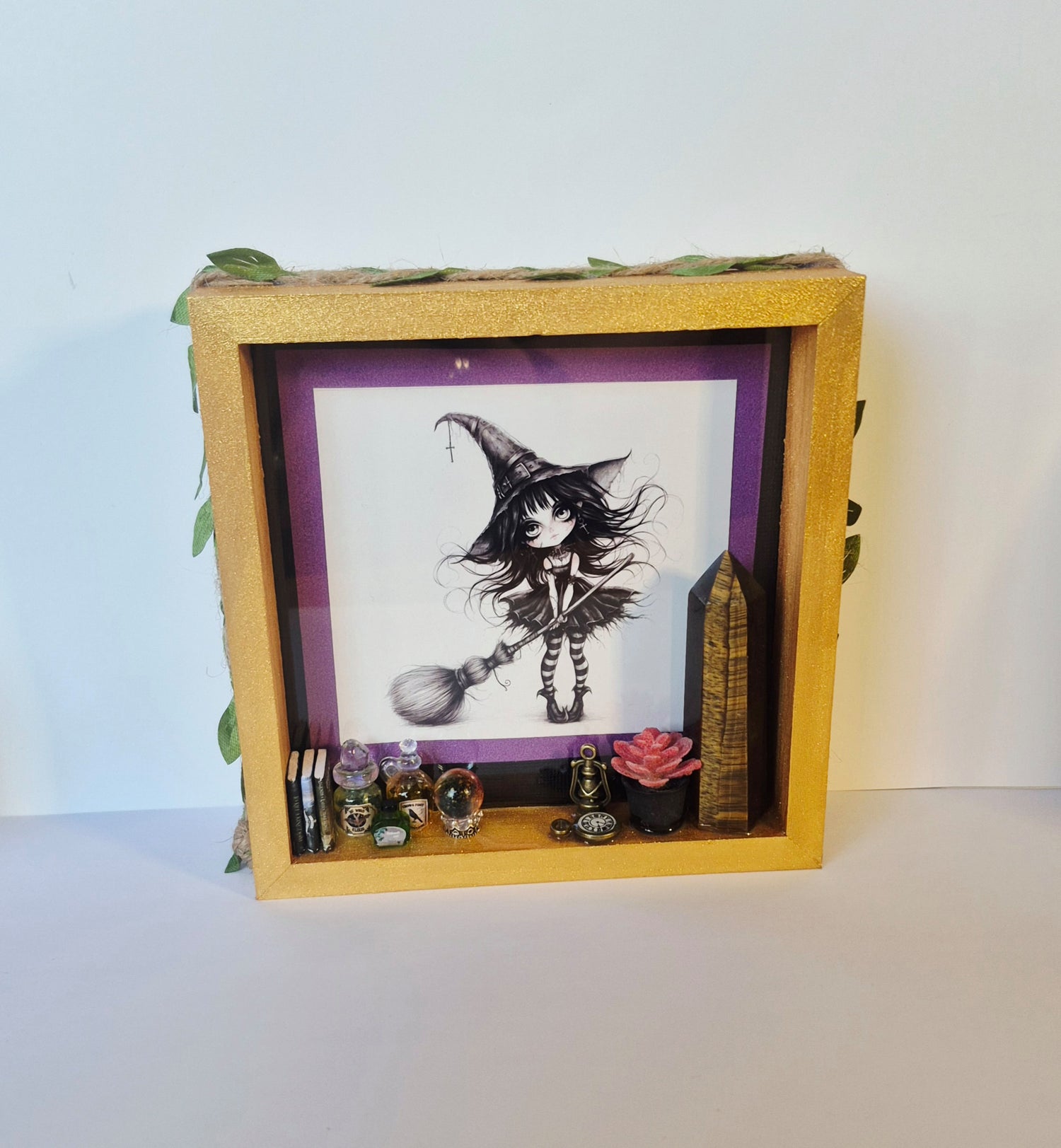 Flashy Tiger's Eye Box Frame